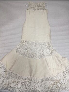 Tadashi Shoji Cream Lace Bodice Dress